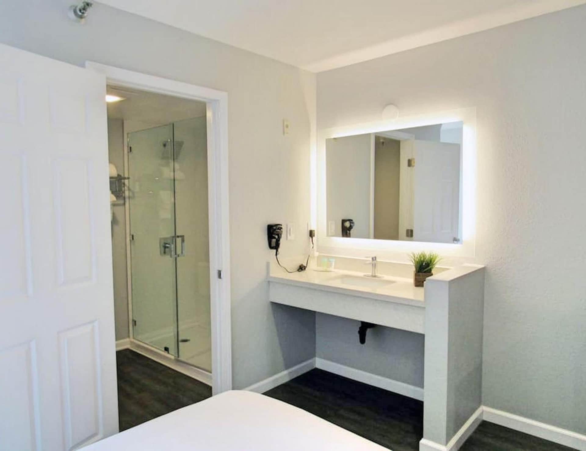 Capri Suites Anaheim