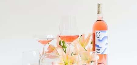 Bebidas alcohólicas de alta graduación y cervezas