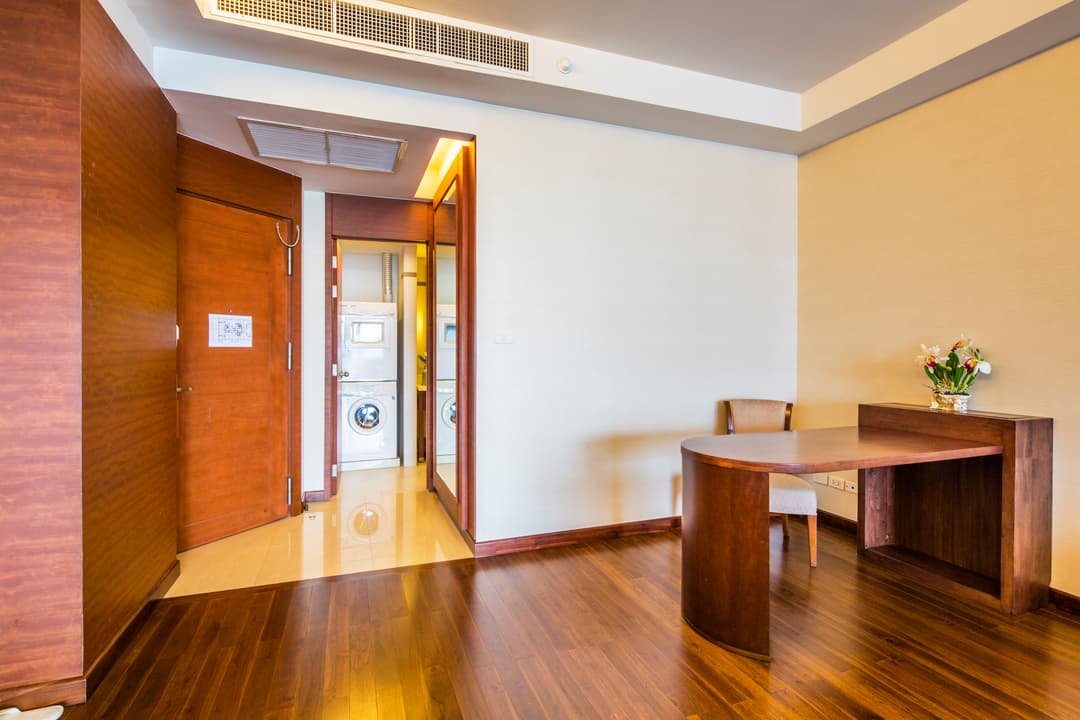 Column Bangkok Hotel