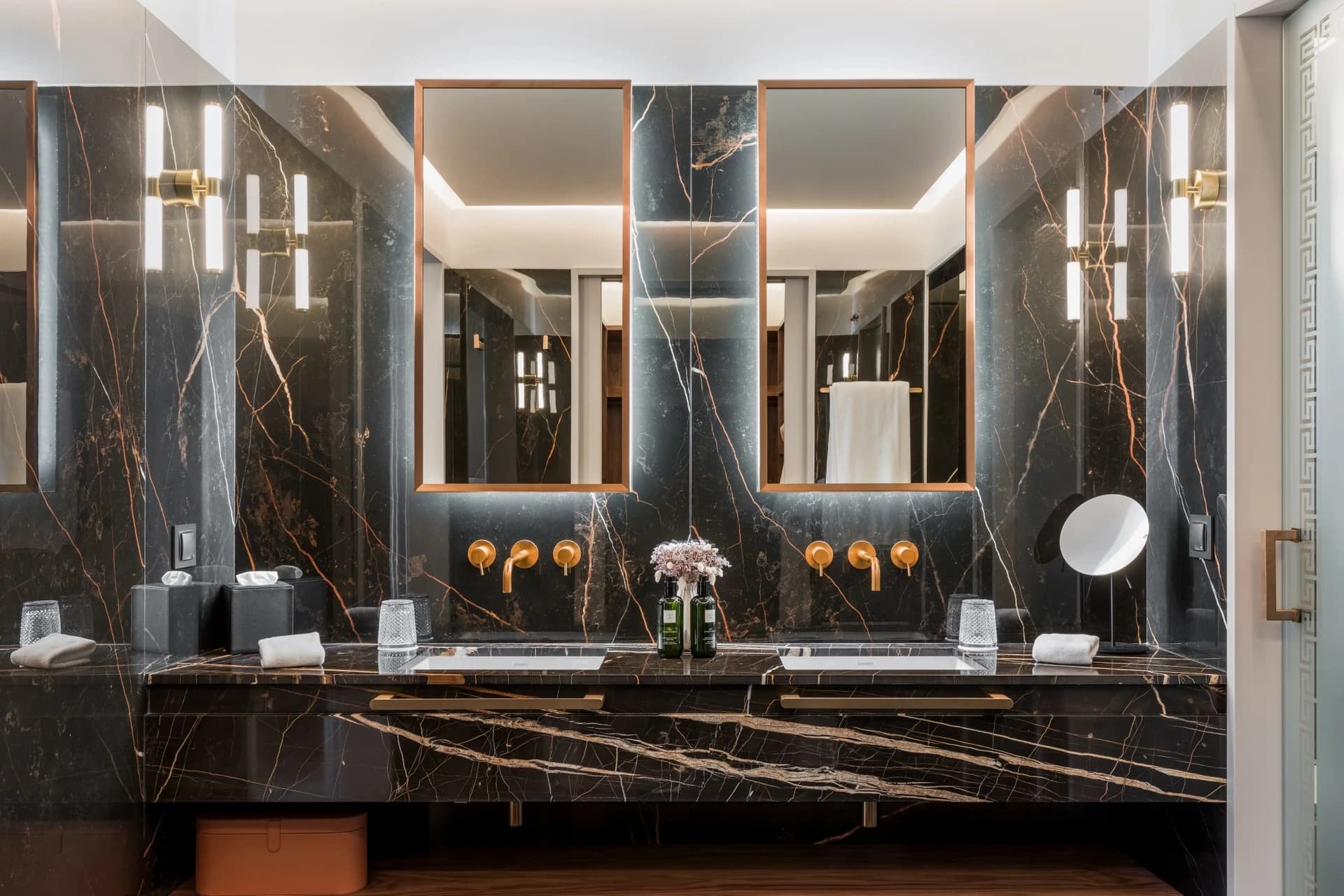 Amoure Hotel