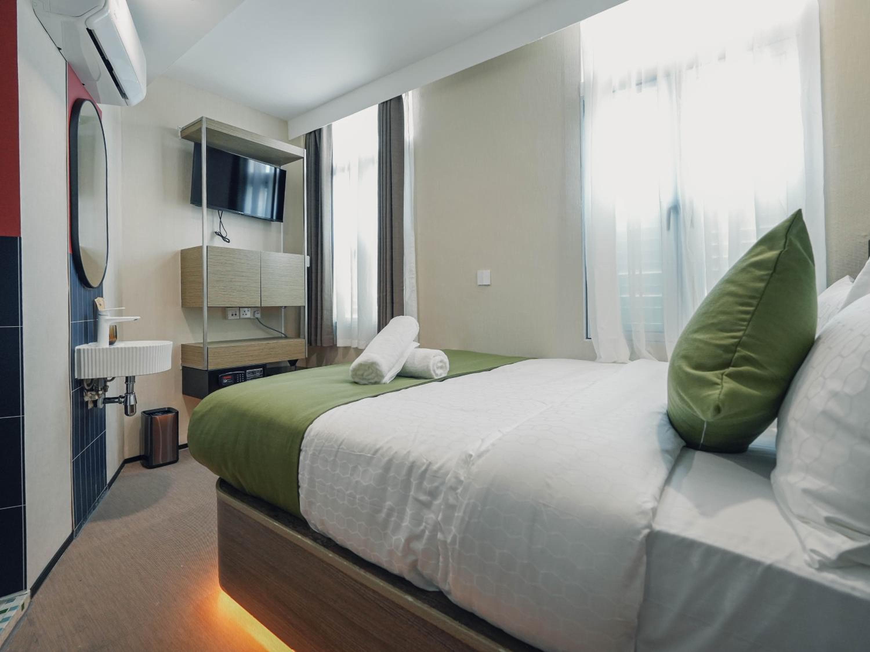 A Hotel Chinatown, Newly Renovated