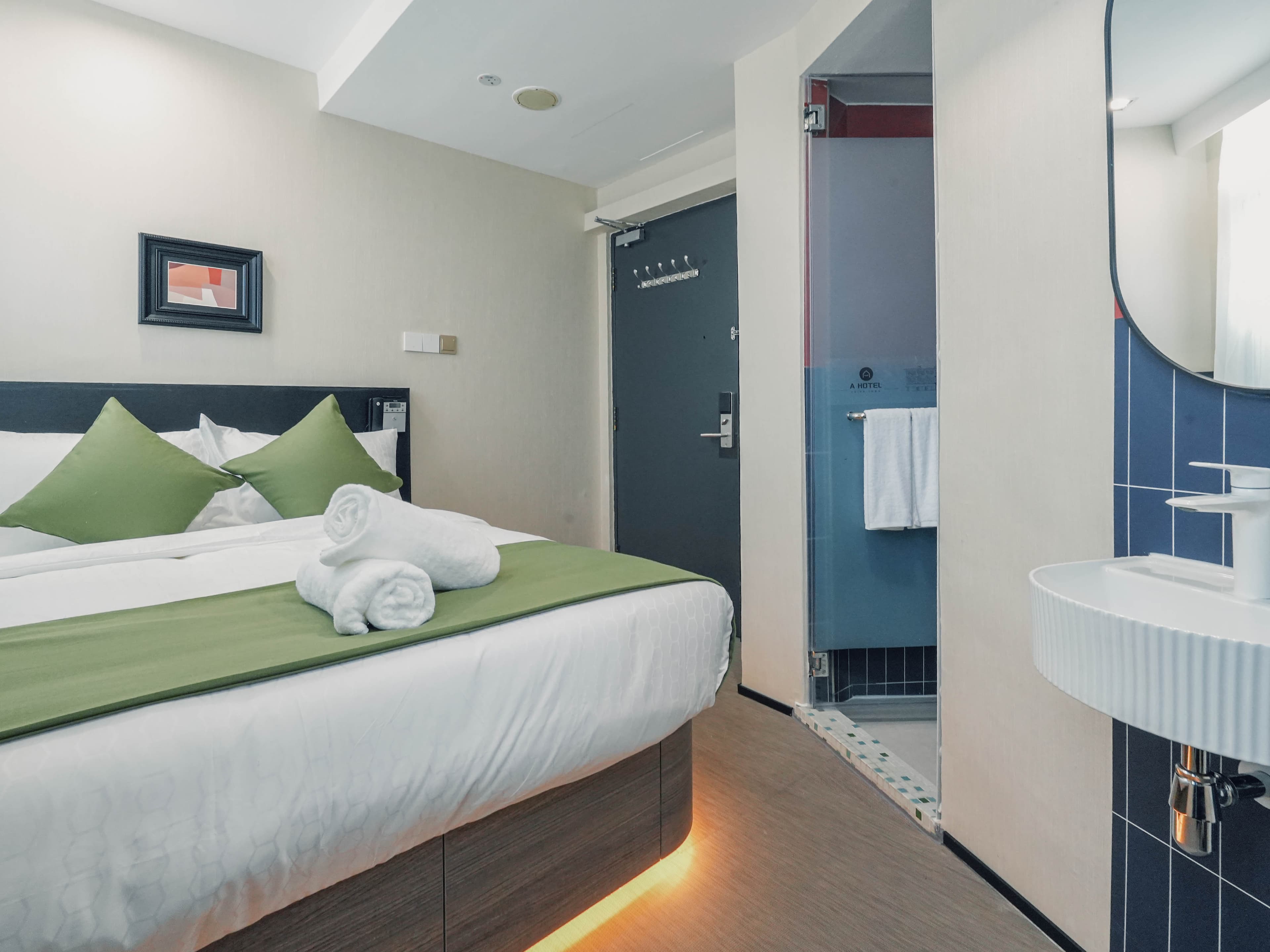 A Hotel Chinatown, Newly Renovated