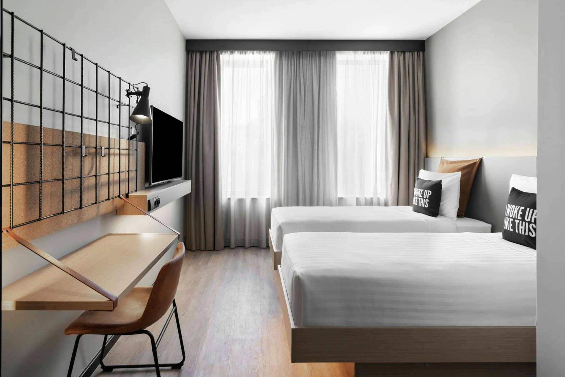 Moxy Alfragide Lisboa