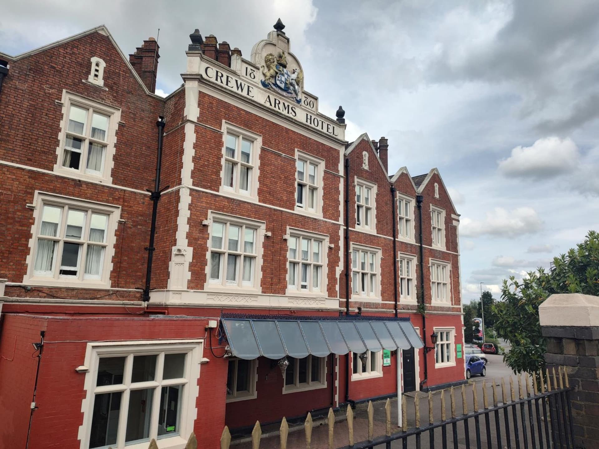 Belvilla Crewe Arms Hotel