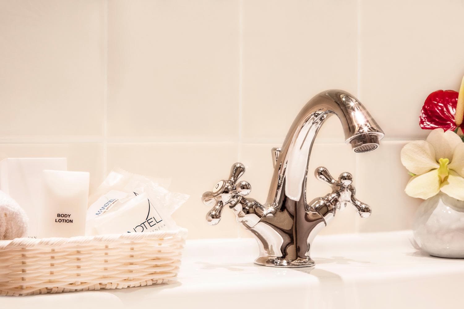 Royal Manotel