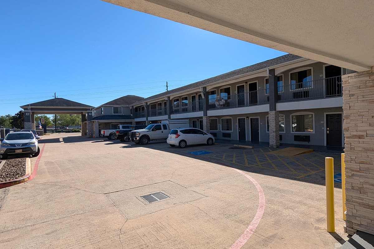 Platinum Inn and Suites