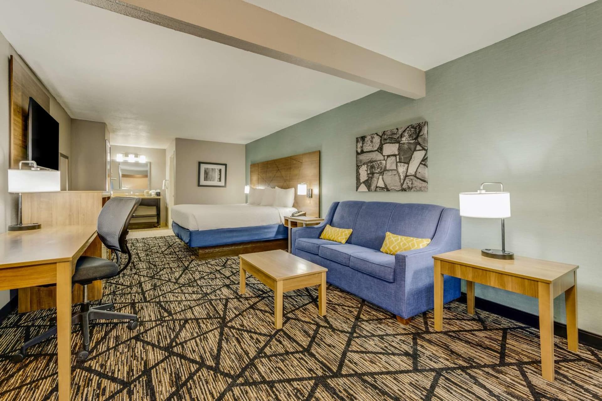 Huntsville Inn & Suites