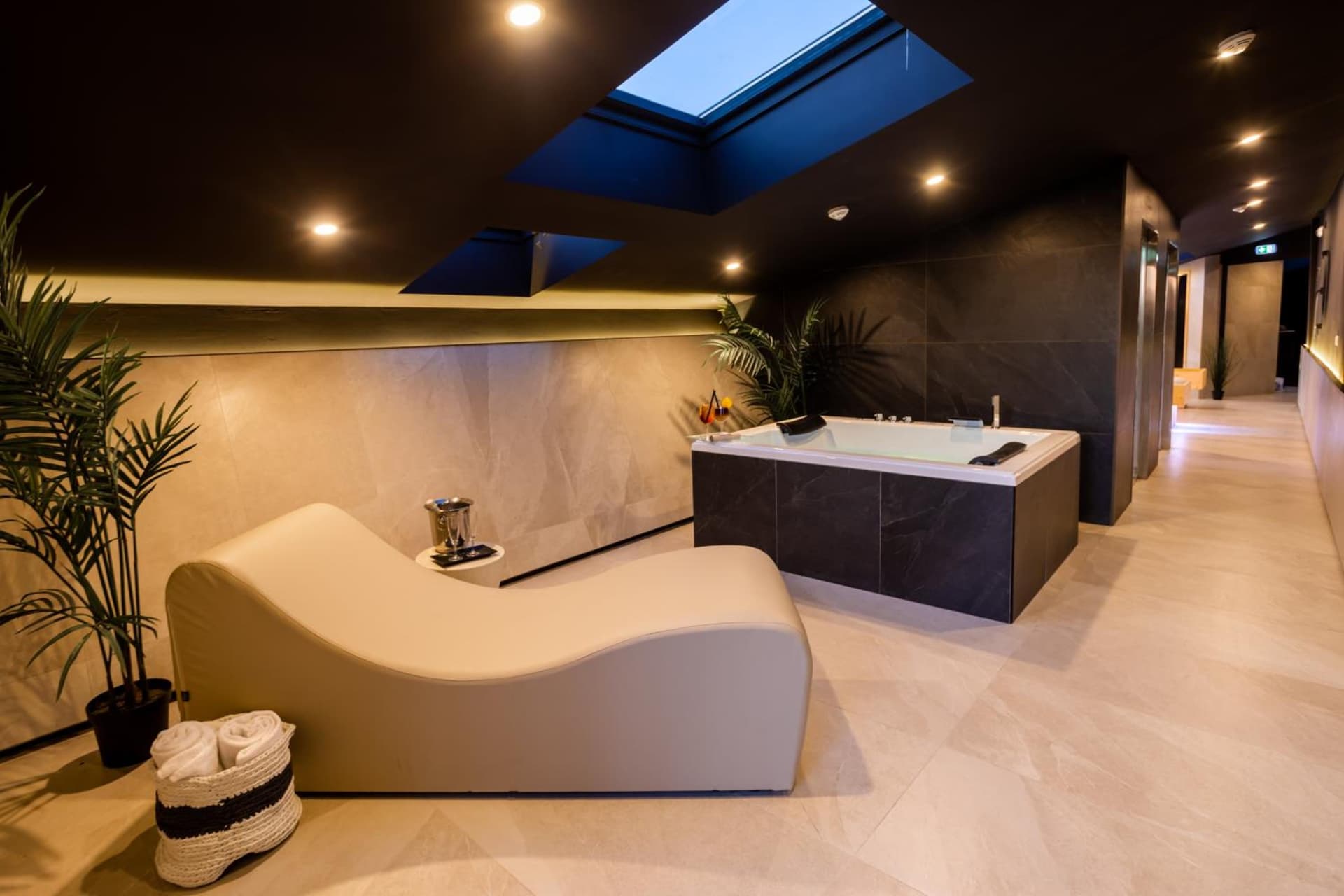 Black Hotel