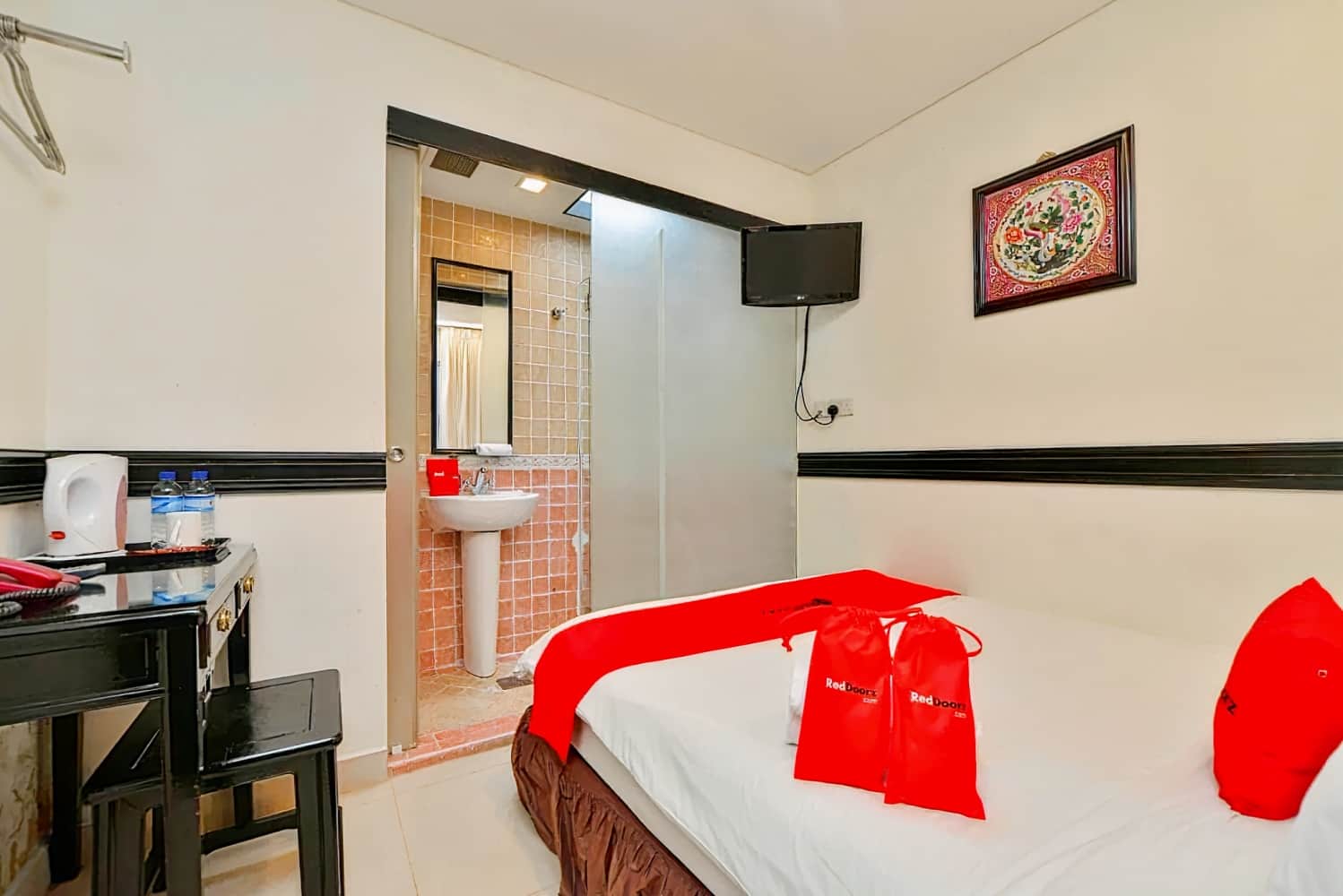 RedDoorz near Marine Parade Central