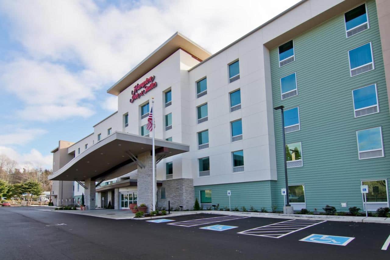 Hampton Inn & Suites by Hilton Bellevue Downtown