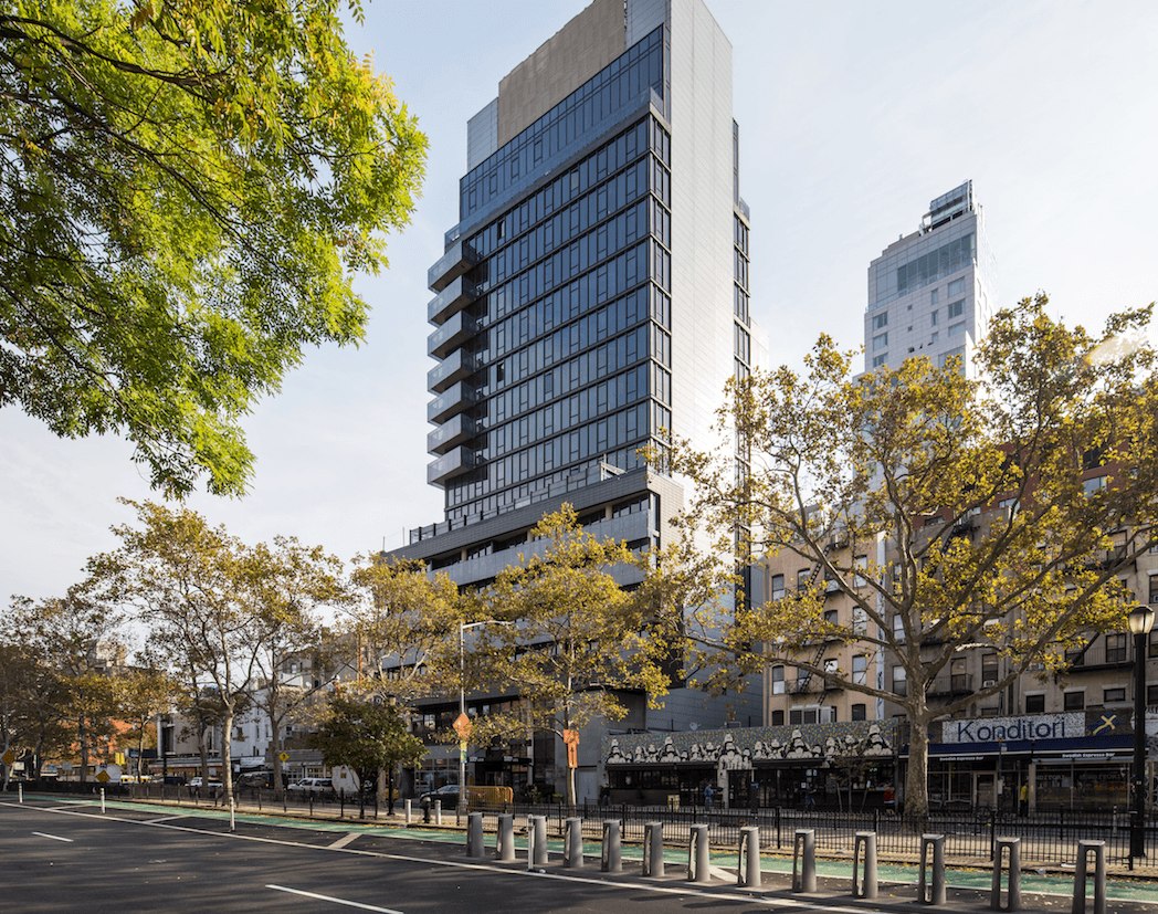 SIXTY LES Hotel