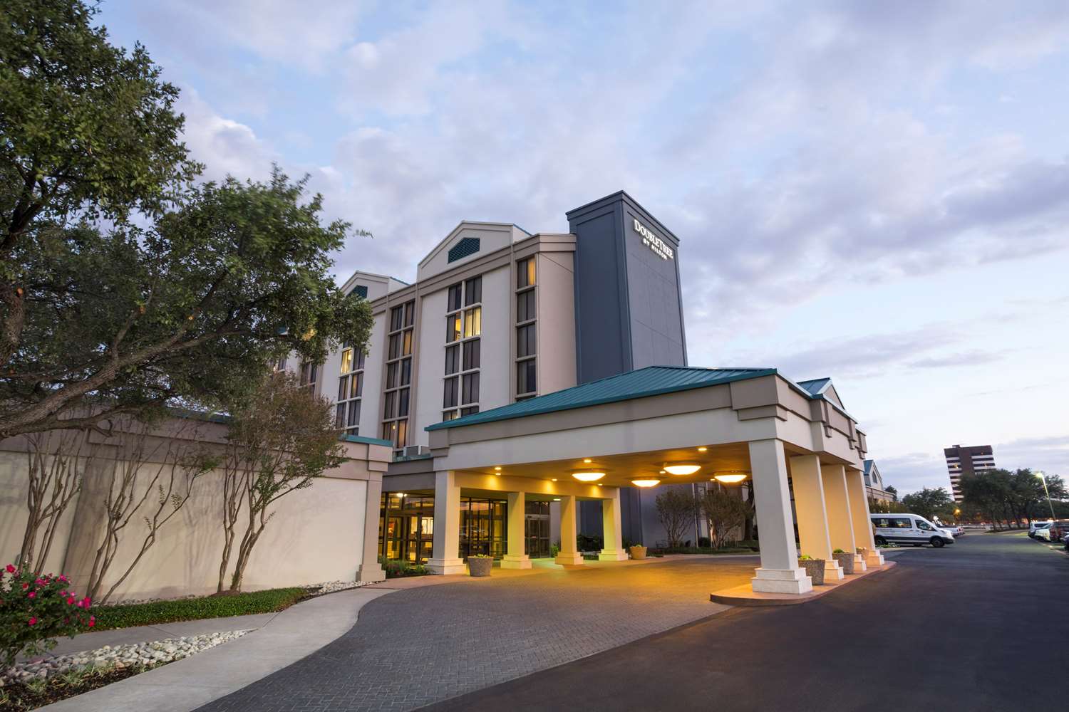 DoubleTree by Hilton Hotel Dallas - DFW Airport North