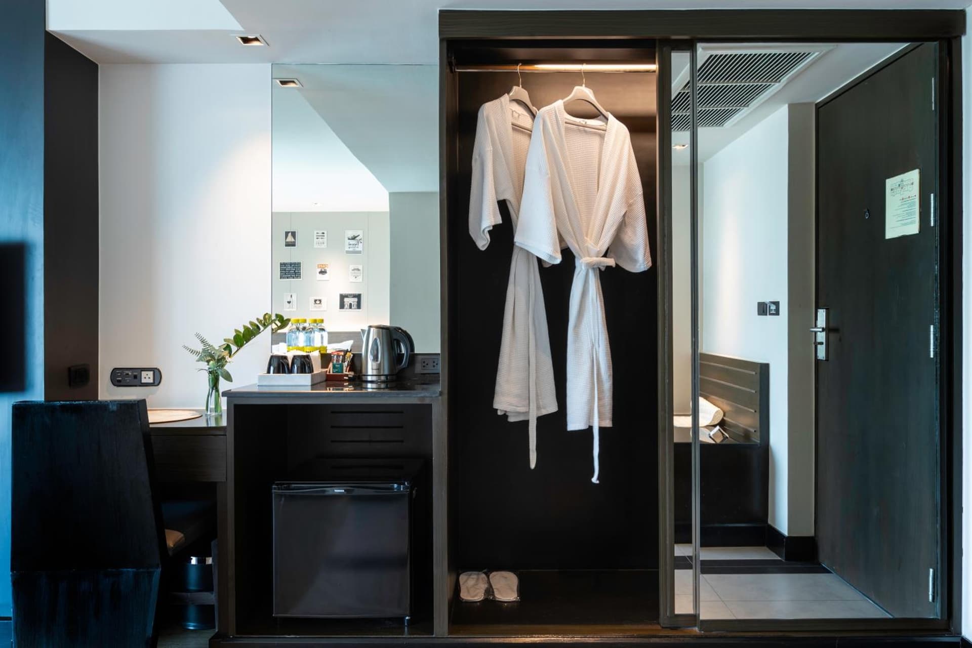 Golden Tulip Mandison Suites