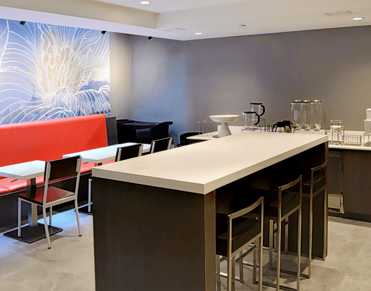 La Quinta Inn & Suites by Wyndham Times Square South