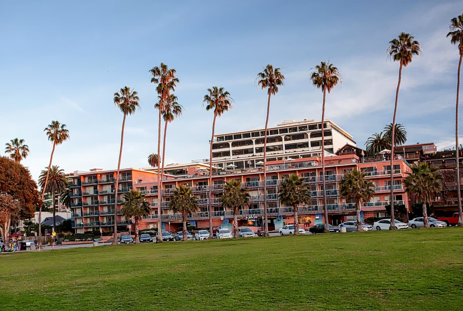 La Jolla Cove Hotel & Suites