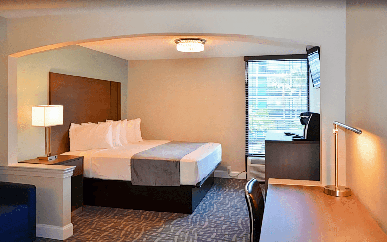 Opal Hotel & Suites