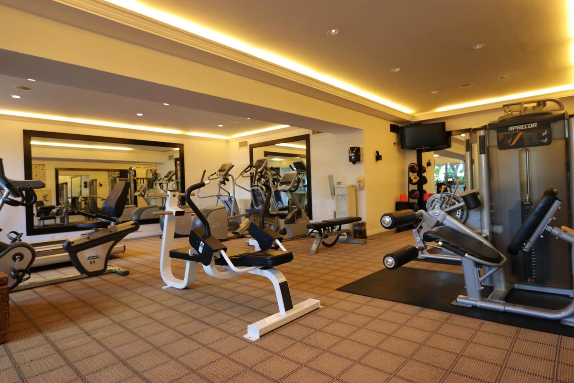 Beverly Hills Plaza Hotel & Spa