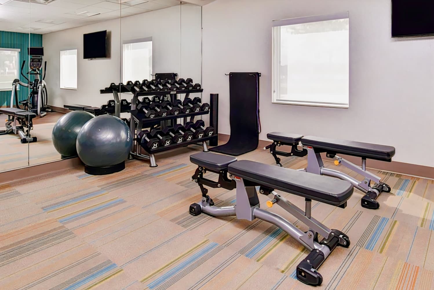 Holiday Inn Express & Suites Mall of America - MSP Airport