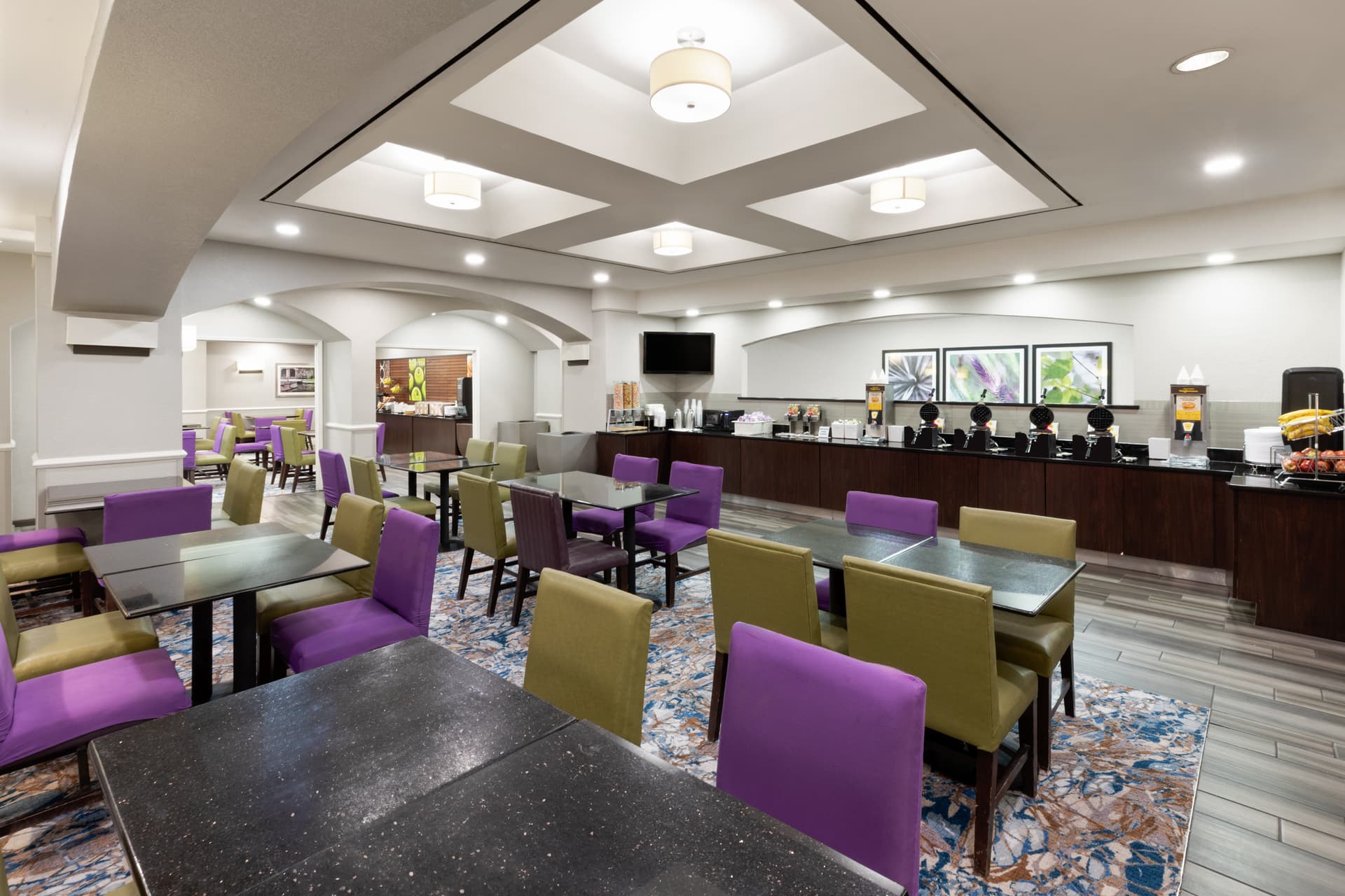 La Quinta Inn & Suites by Wyndham San Antonio Airport