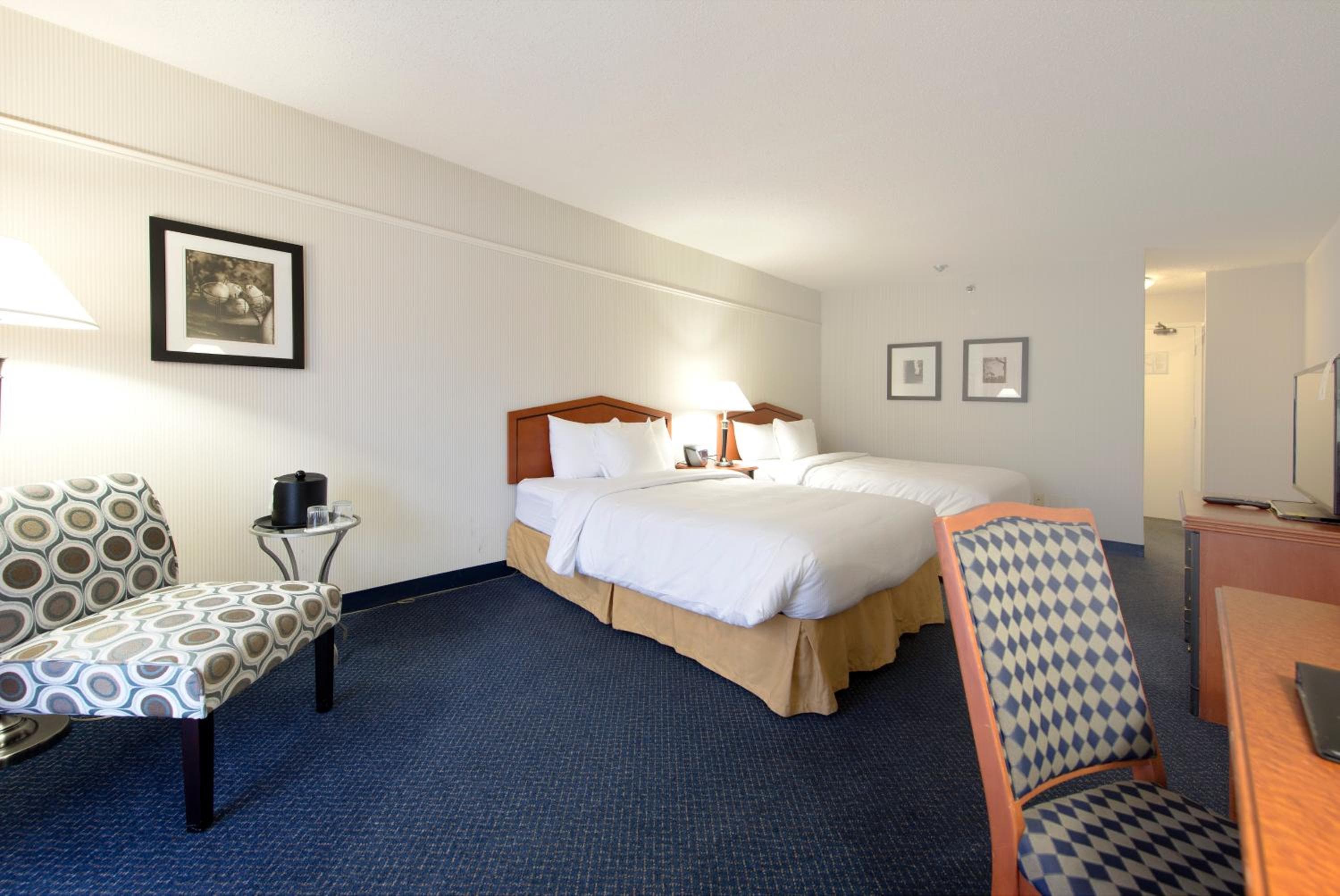 Toronto Don Valley Hotel & Suites