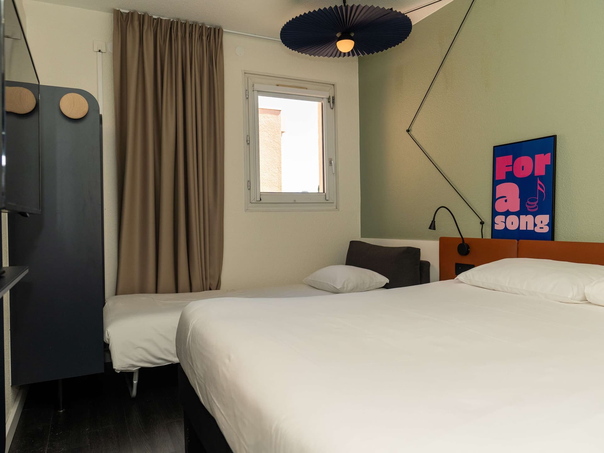 ibis Orange Centre Échangeur A7 A9