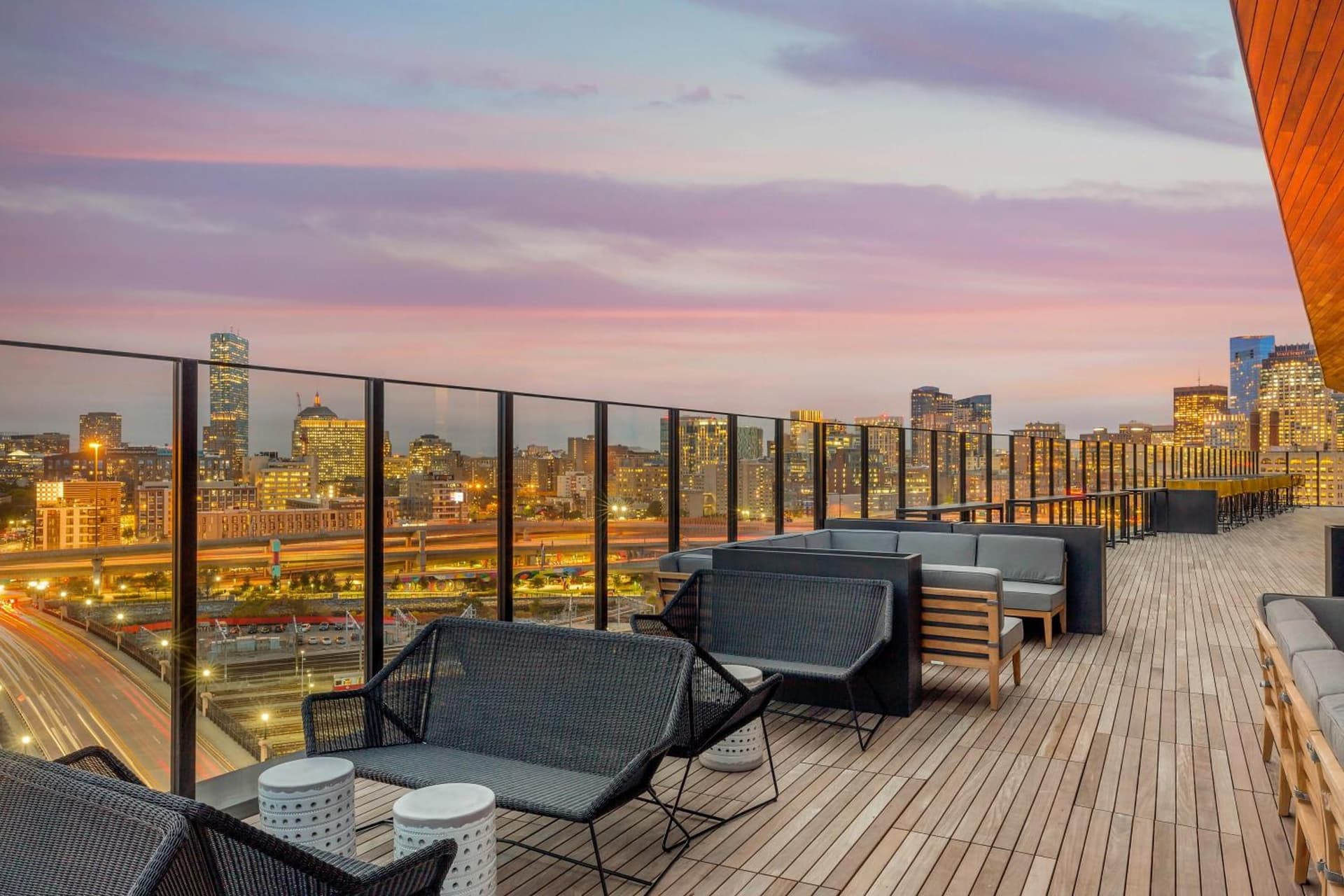 Cambria Hotel Boston Downtown - Seaport