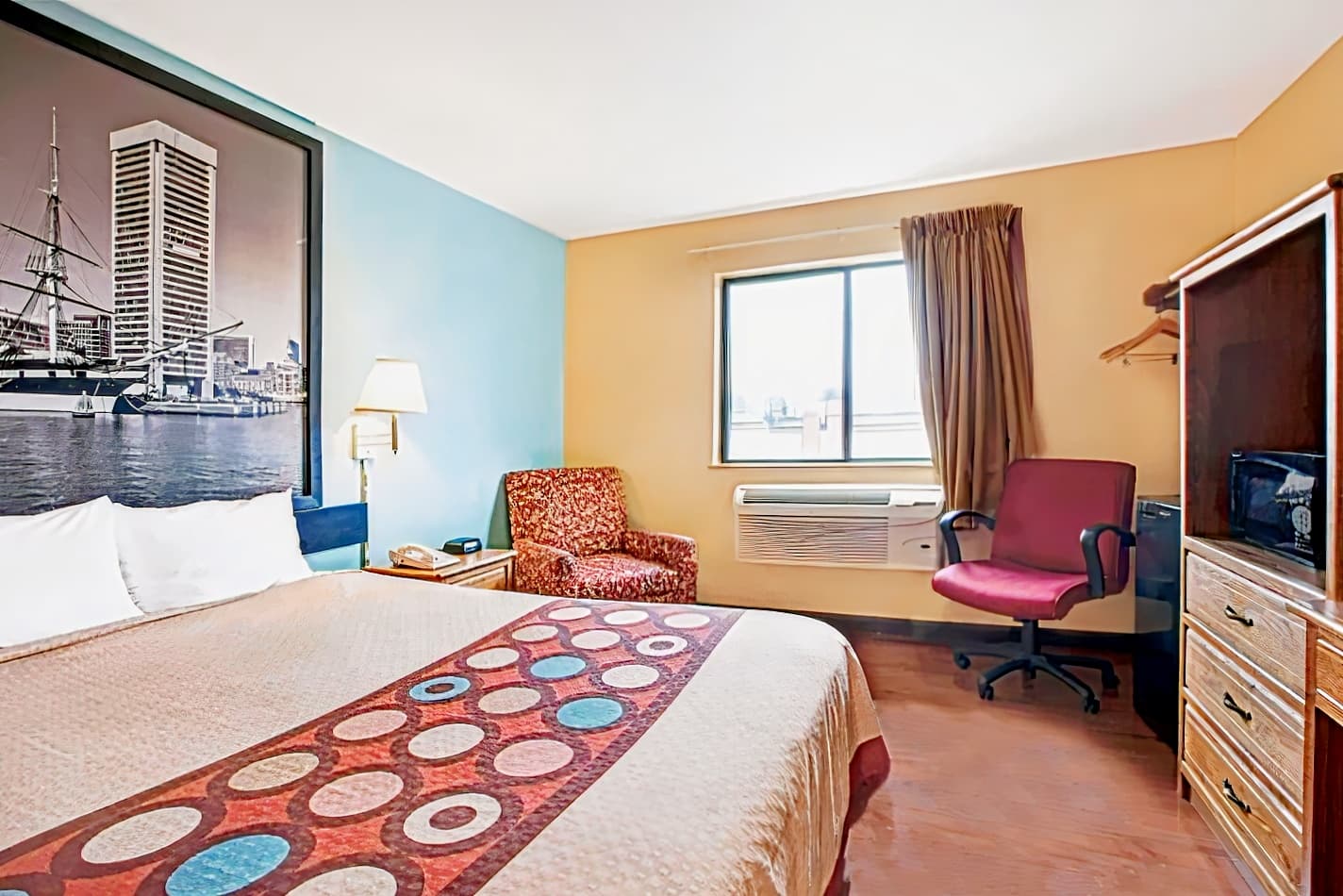 Super 8 by Wyndham Baltimore/Essex Area