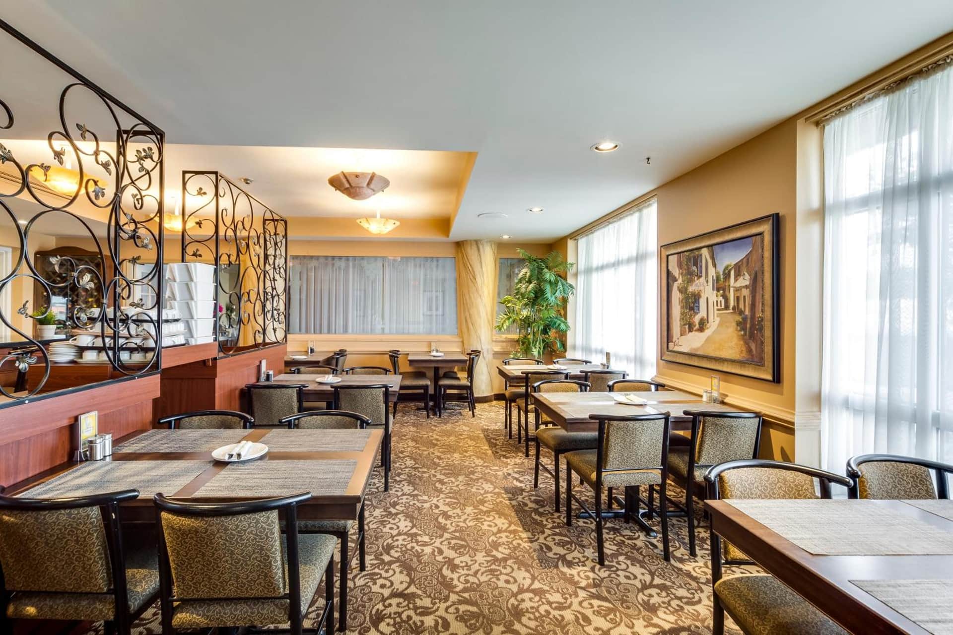 Monte Carlo Inn Oakville Suites