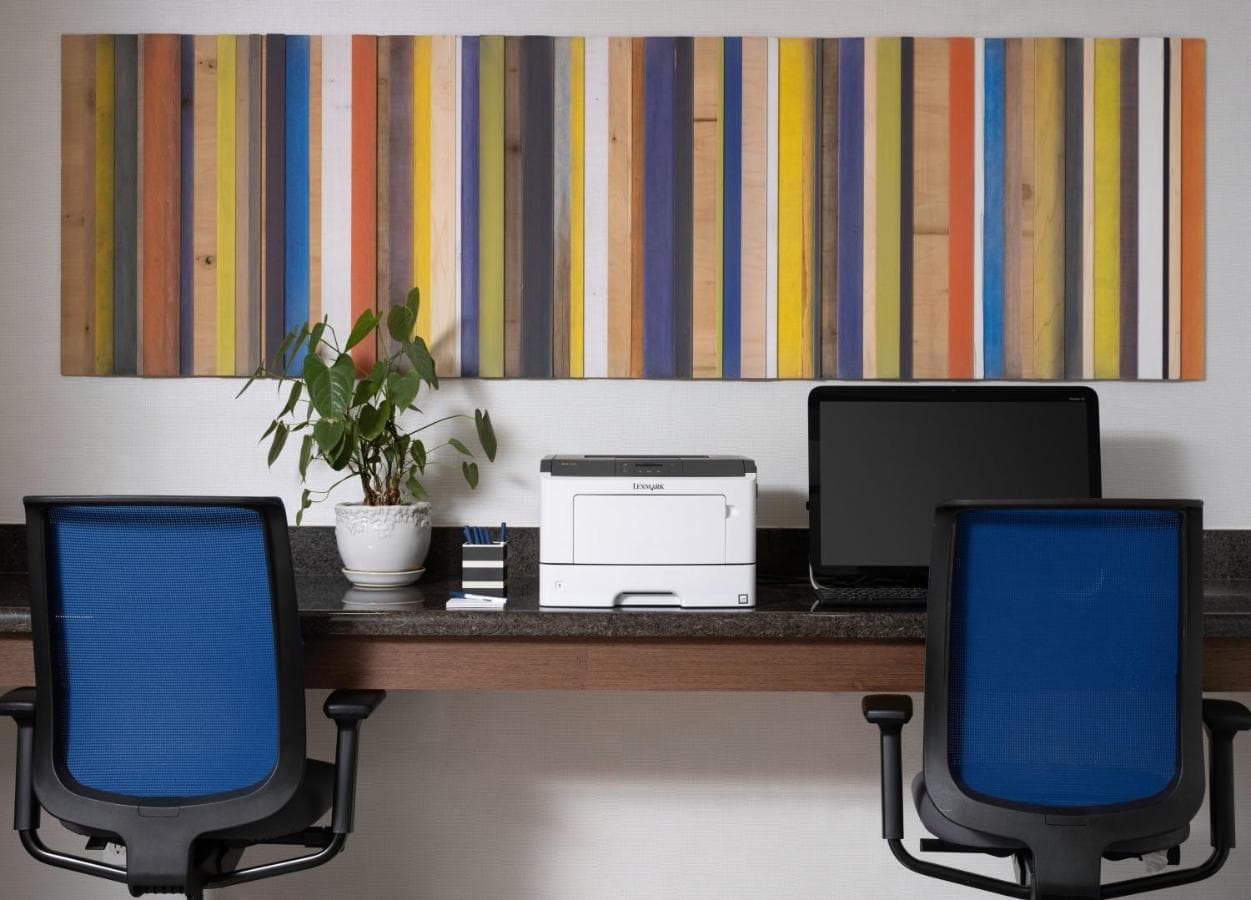 Holiday Inn Express Hotel & Suites Belmont