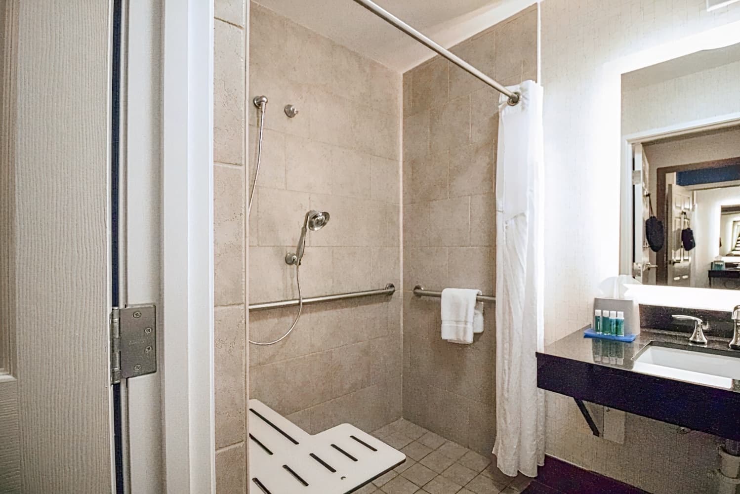 Holiday Inn Express & Suites Columbia-I-26 @ Harbison Blvd