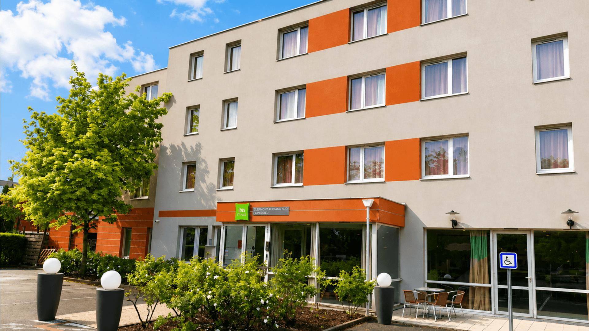 Kyriad Clermont-Ferrand Sud La Pardieu