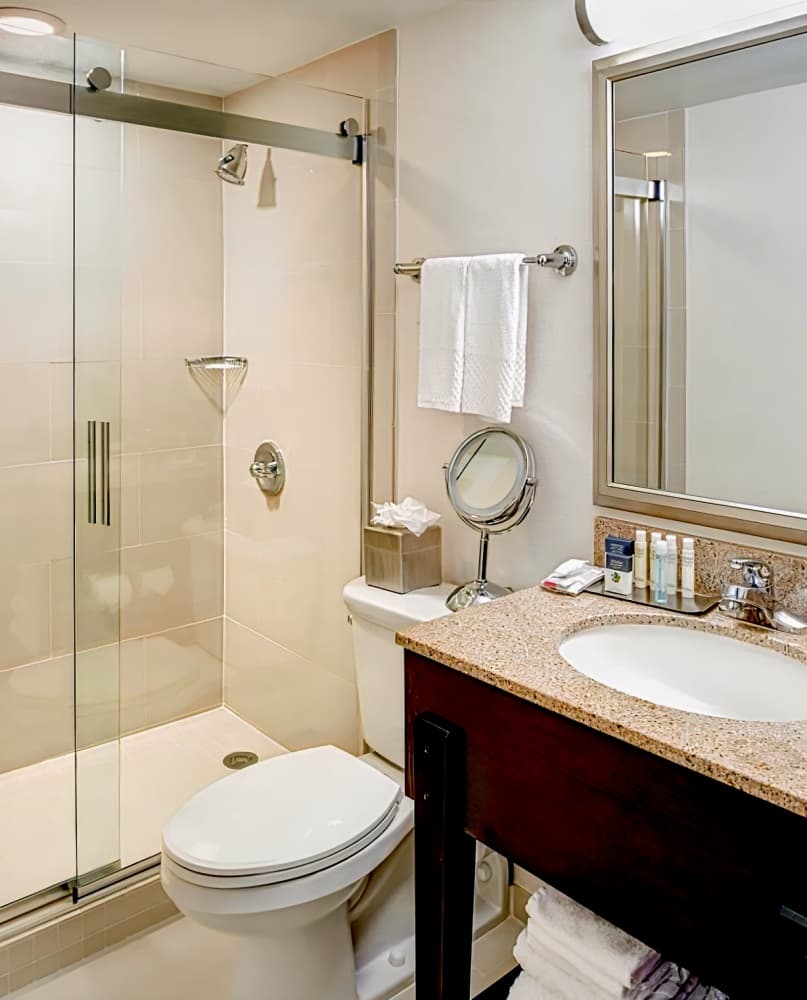 DoubleTree by Hilton Dearborn