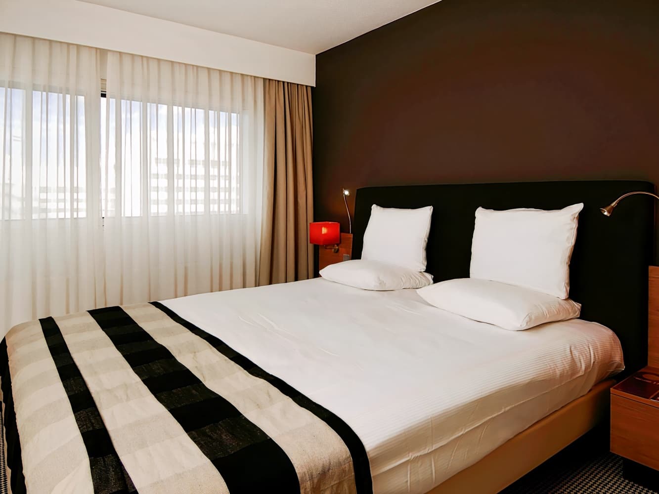 TRIBE Den Haag Centraal