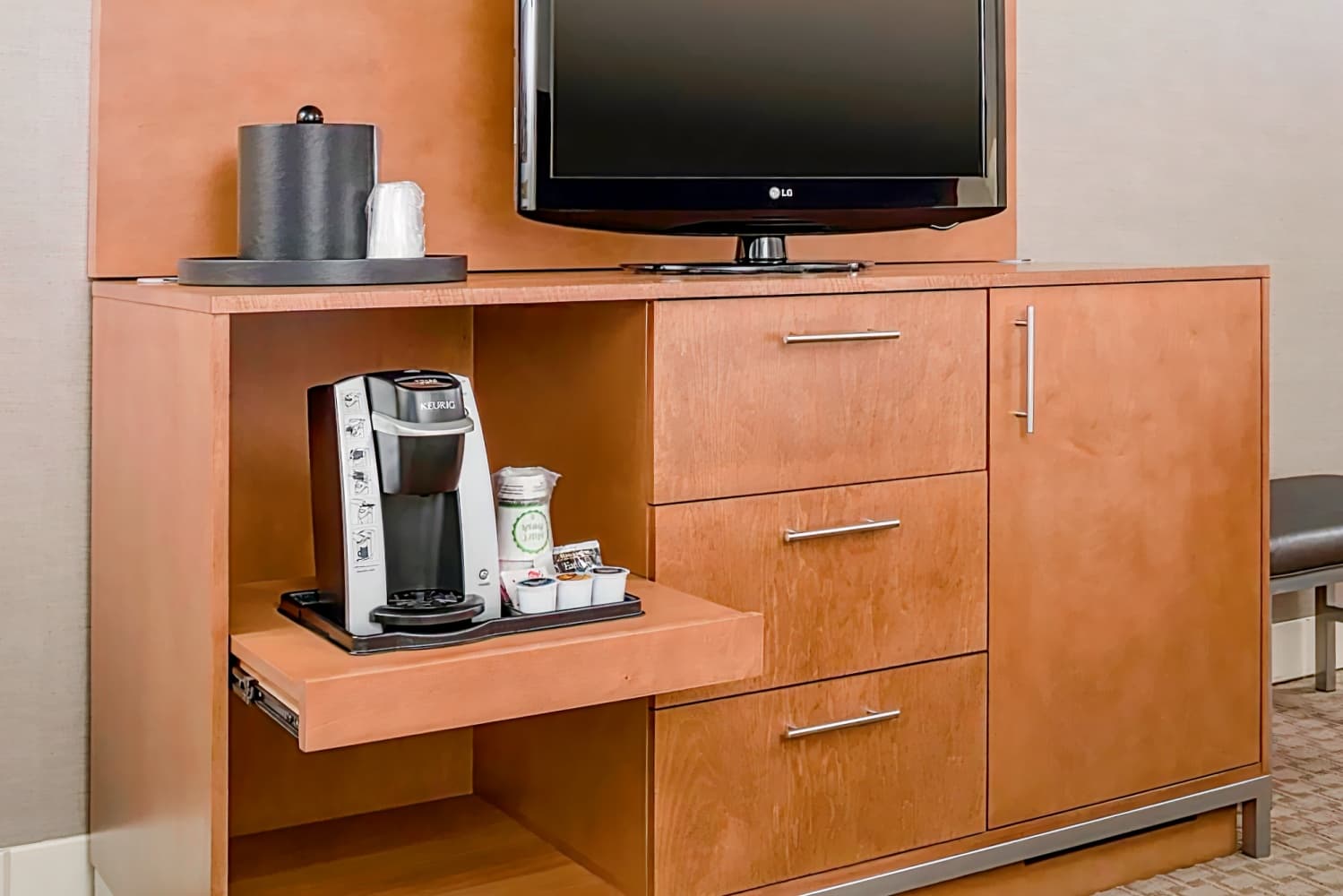Holiday Inn Manchester Airport, an IHG Hotel (old)