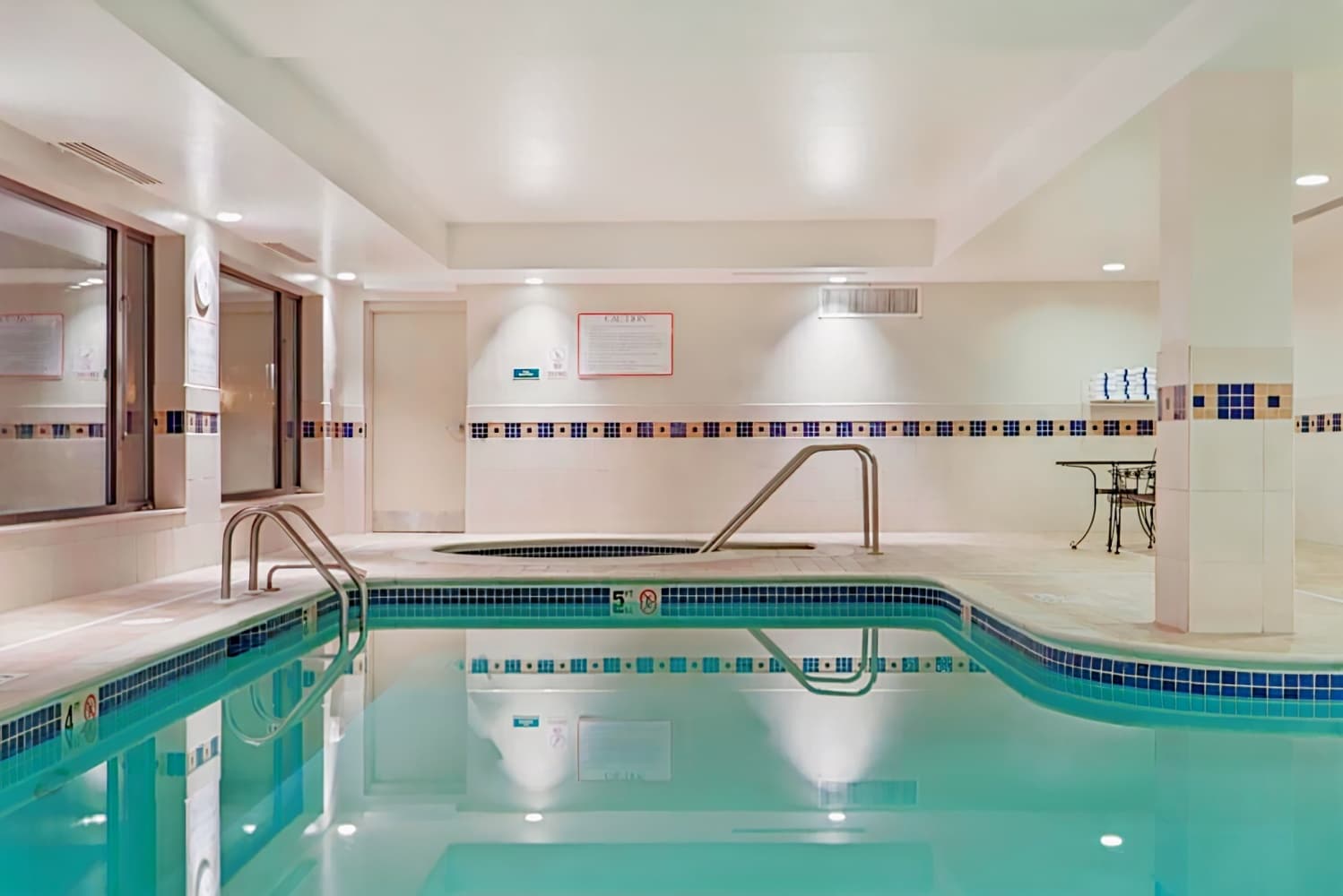 Holiday Inn Manchester Airport, an IHG Hotel (old)