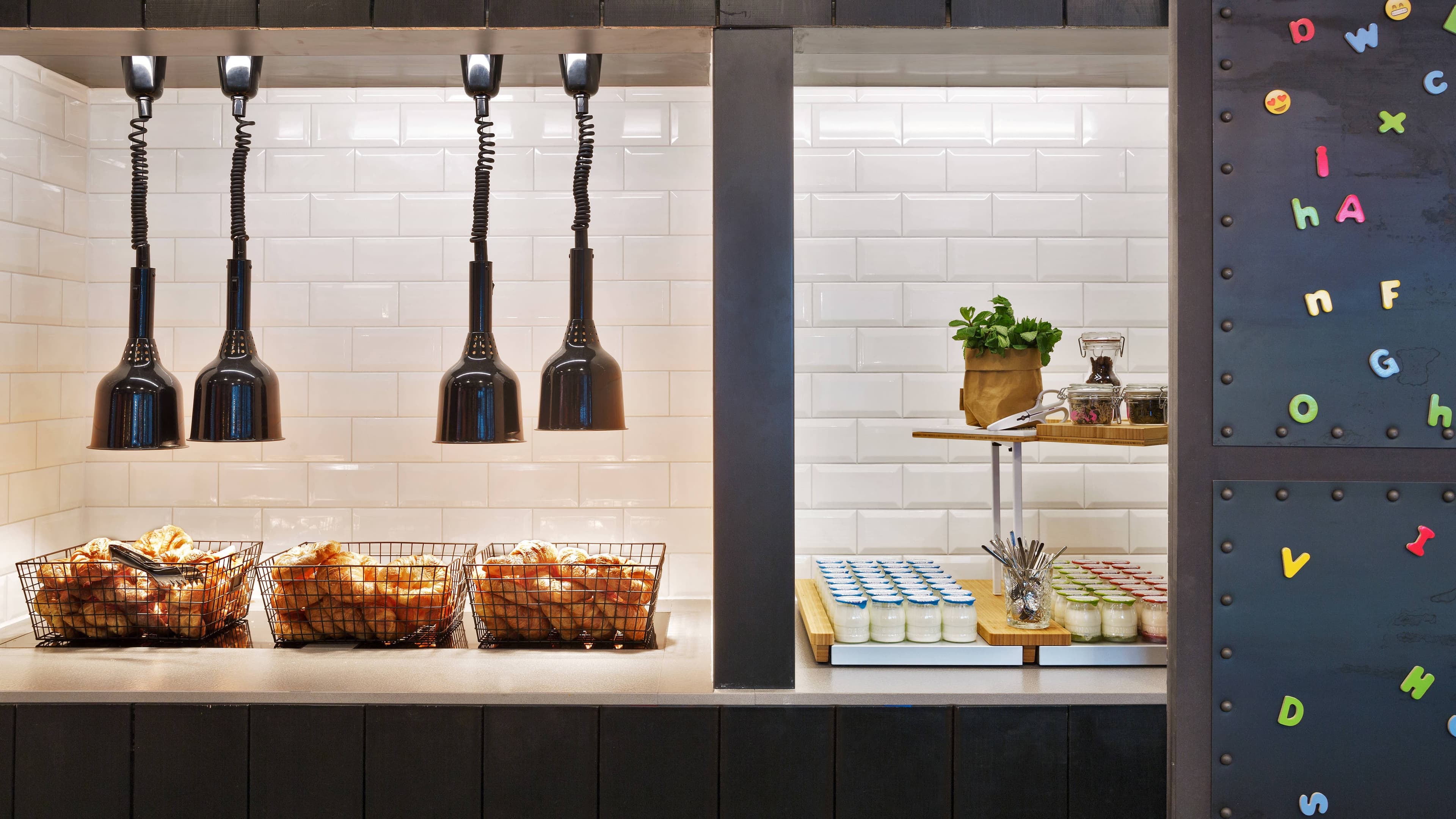 Moxy Amsterdam Houthavens