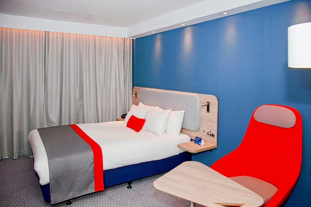 Holiday Inn Express Cardiff Bay