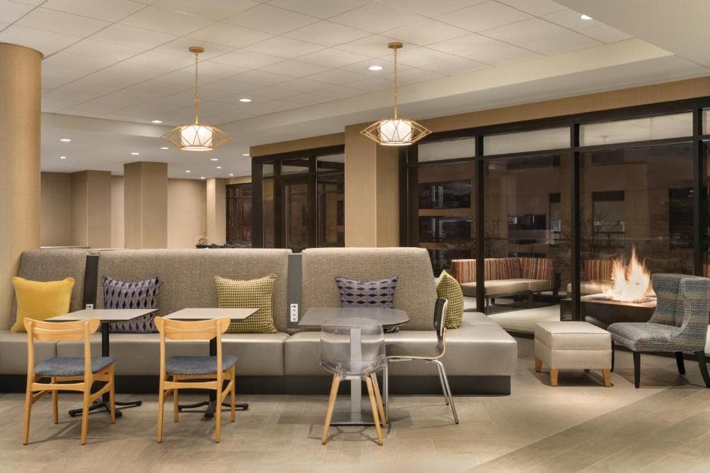 Home2 Suites by Hilton Chicago River North