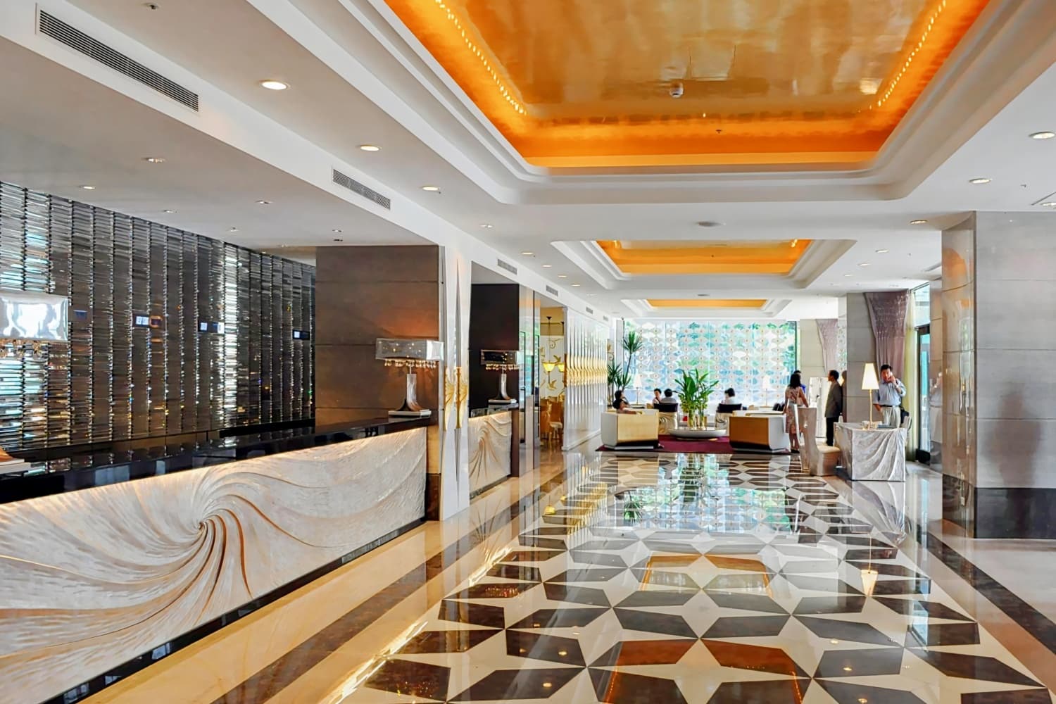 尊爵天際大飯店 Monarch Skyline Hotel