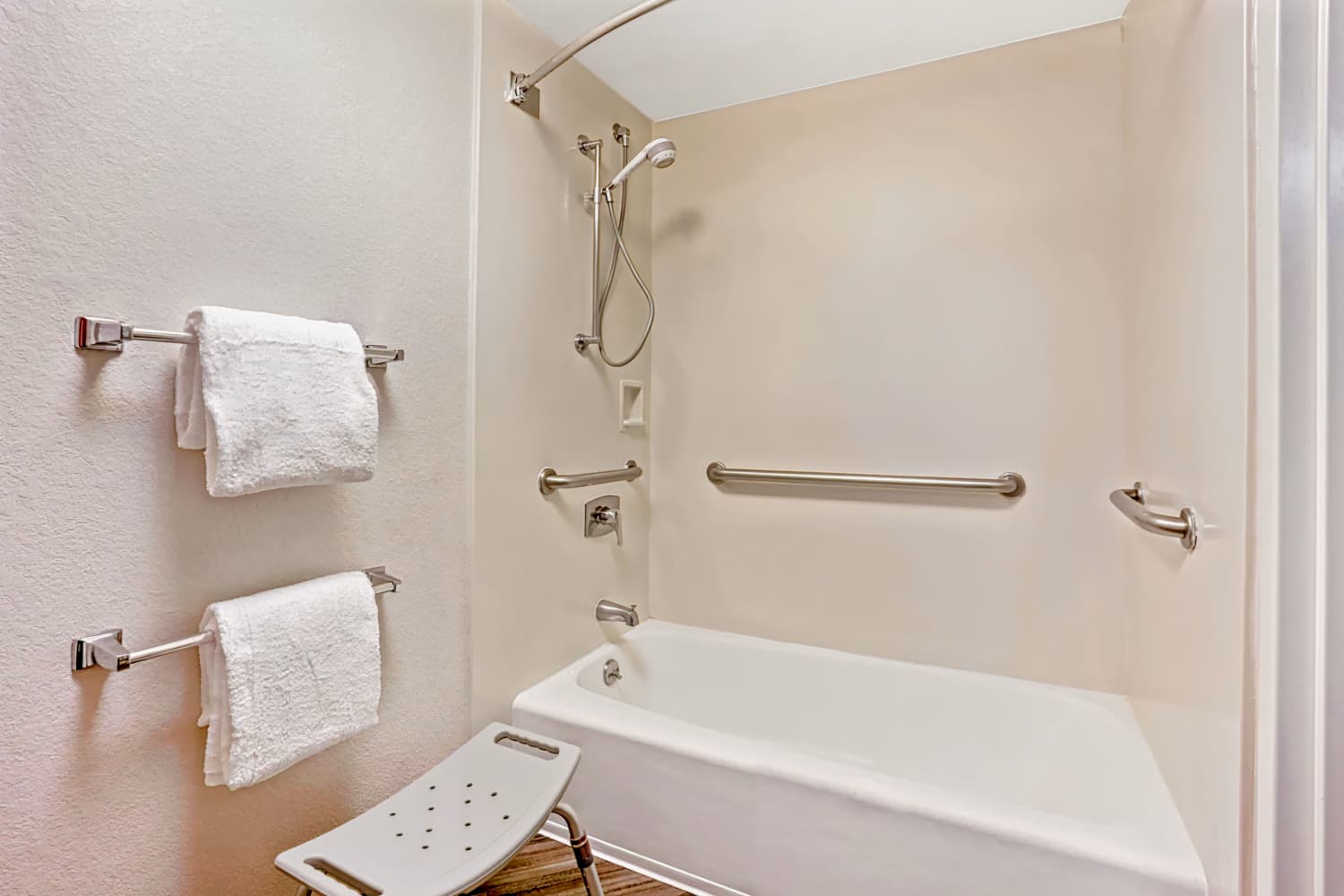 La Quinta Inn & Suites by Wyndham Tacoma - Seattle