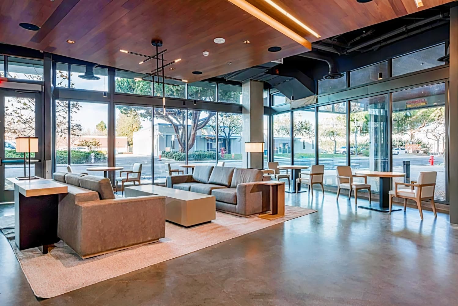 Shashi Hotel Mountain View, an Urban Resort