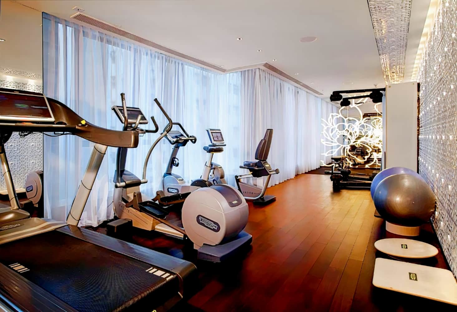 Mira Moon Hotel
