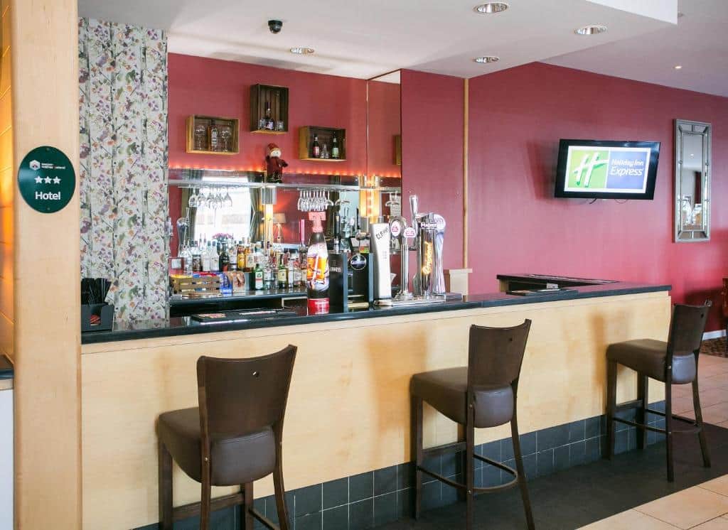 Holiday Inn Express Antrim, an IHG Hotel