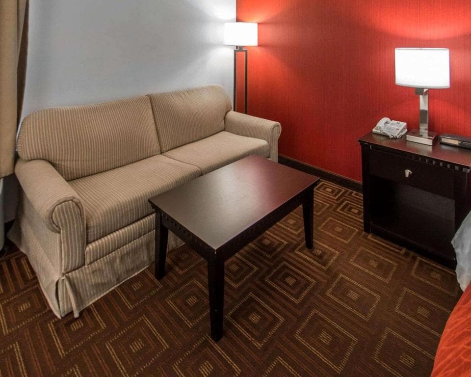 Quality Inn & Suites NJ State Capital Area