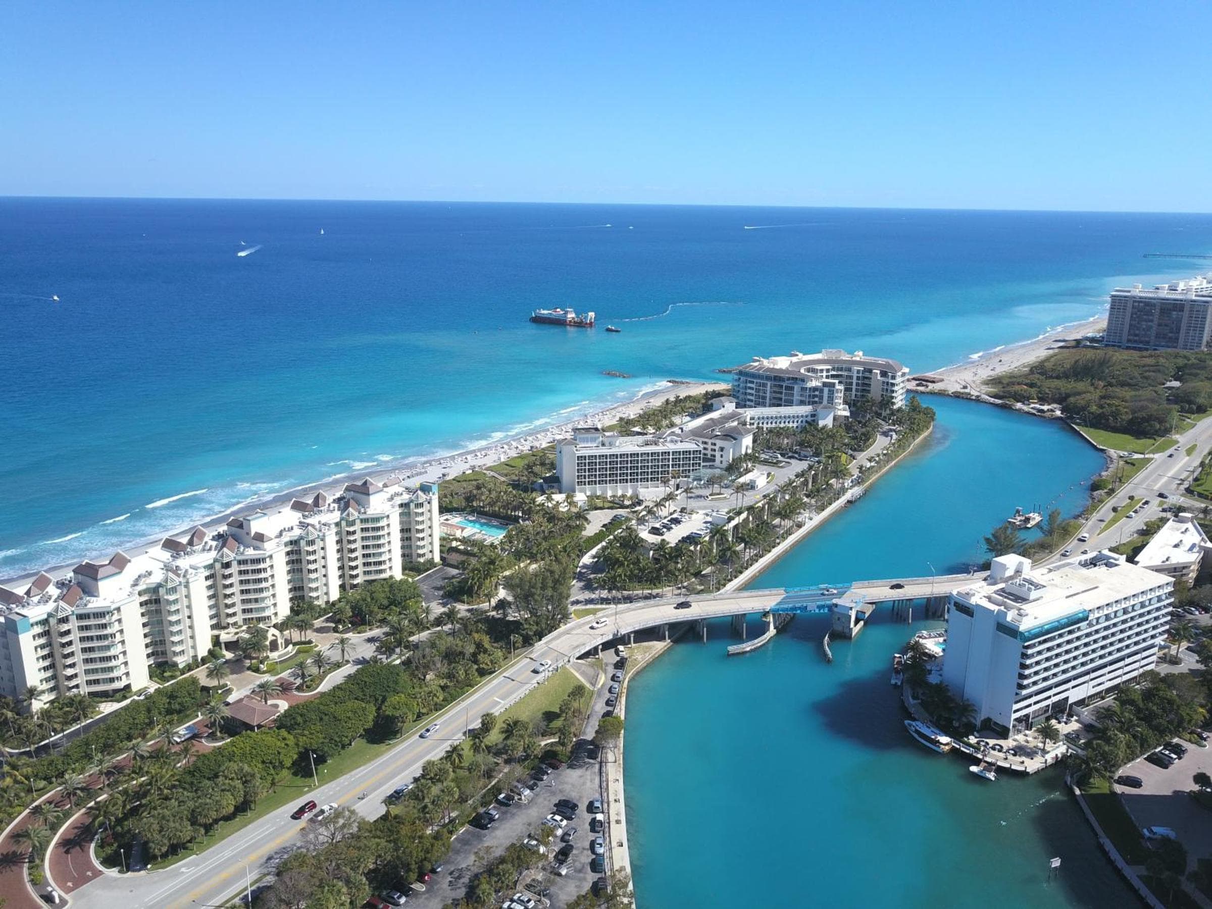 Waterstone Resort & Marina Boca Raton, Curio Collection by Hilton