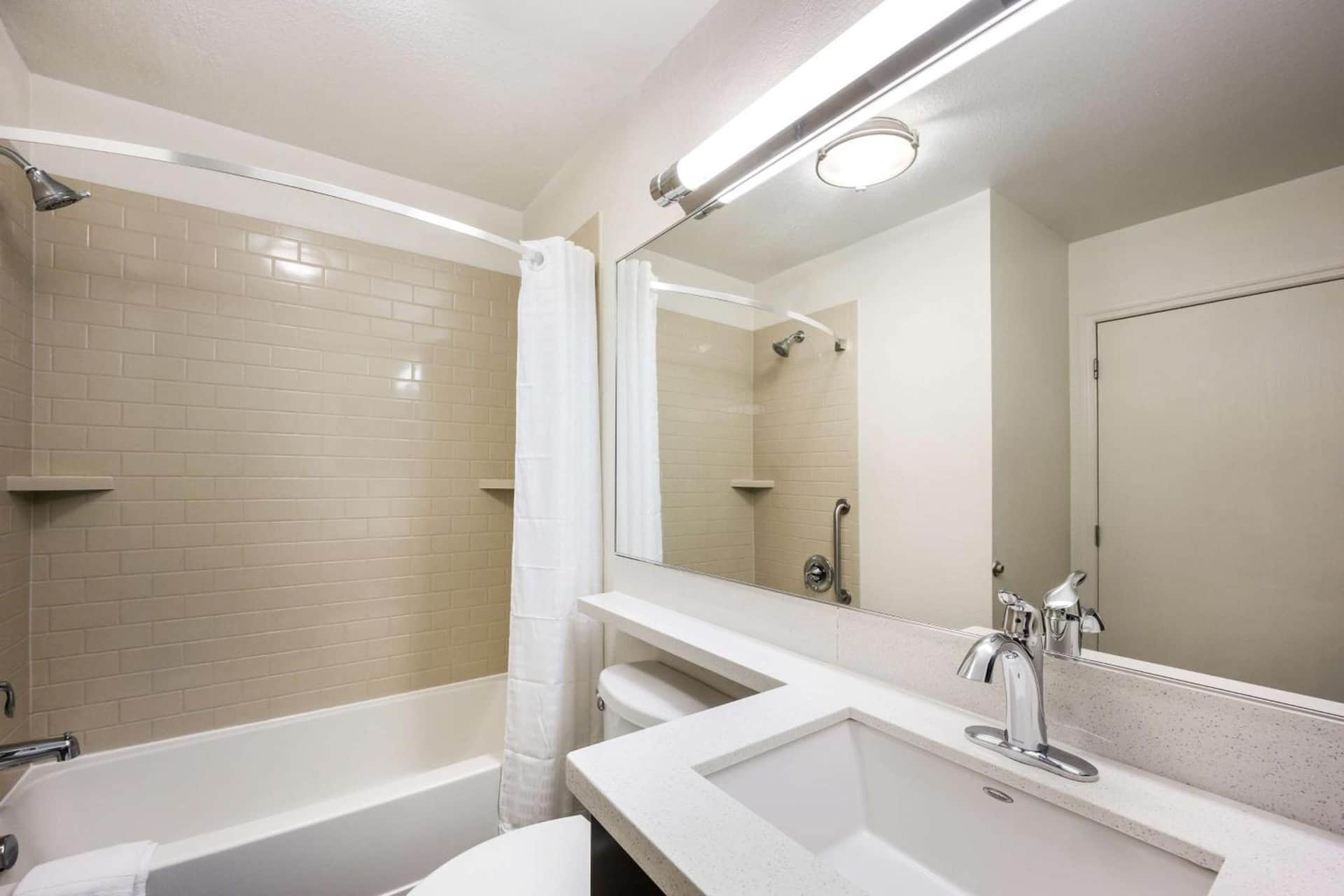 Sonesta Simply Suites Huntsville Research Park
