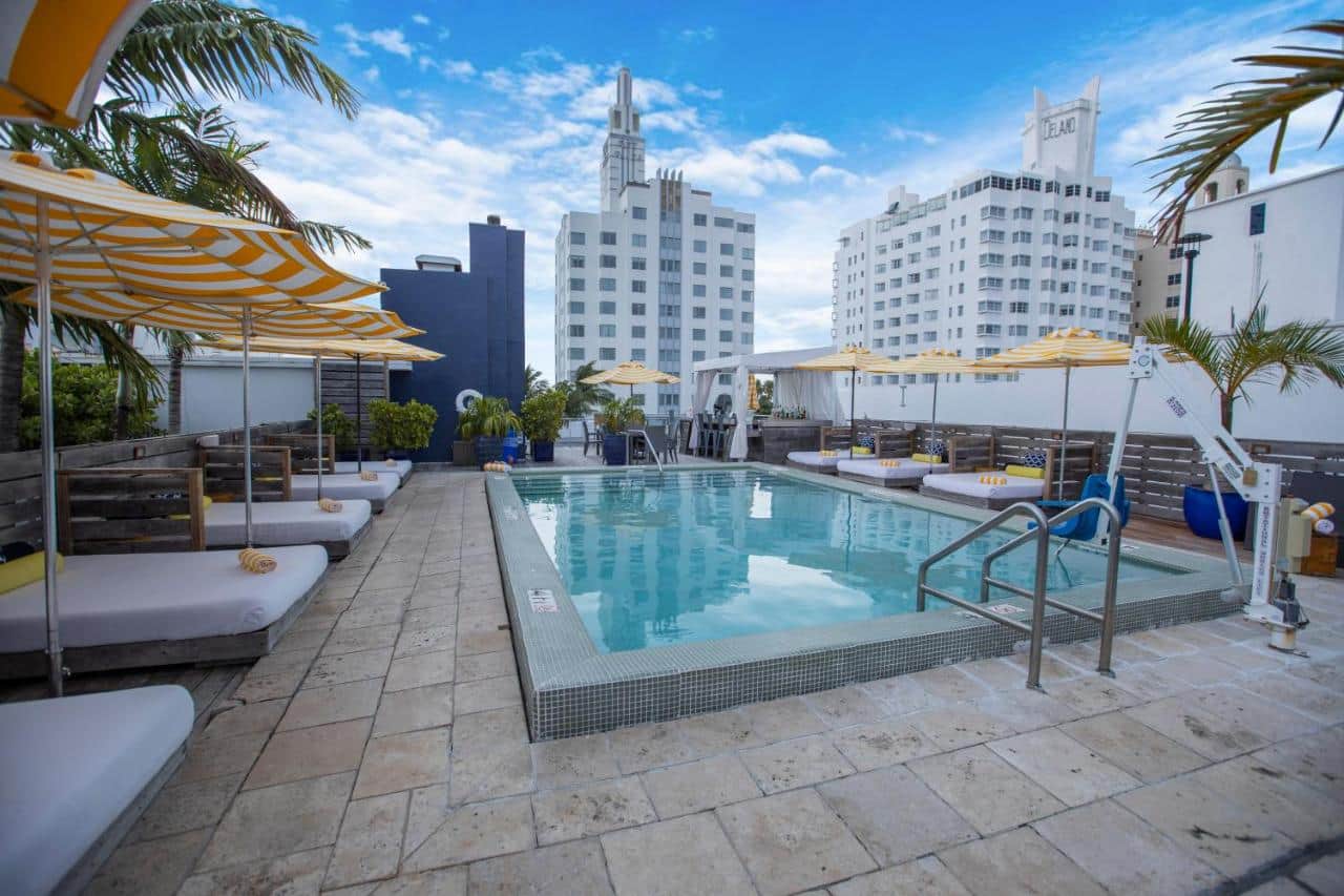 Catalina Hotel & Beach Club
