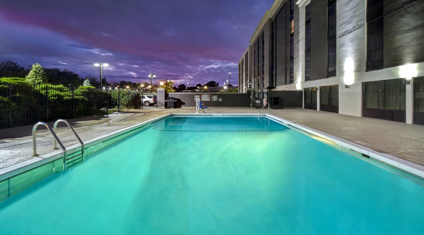 DoubleTree by Hilton St. Louis Airport