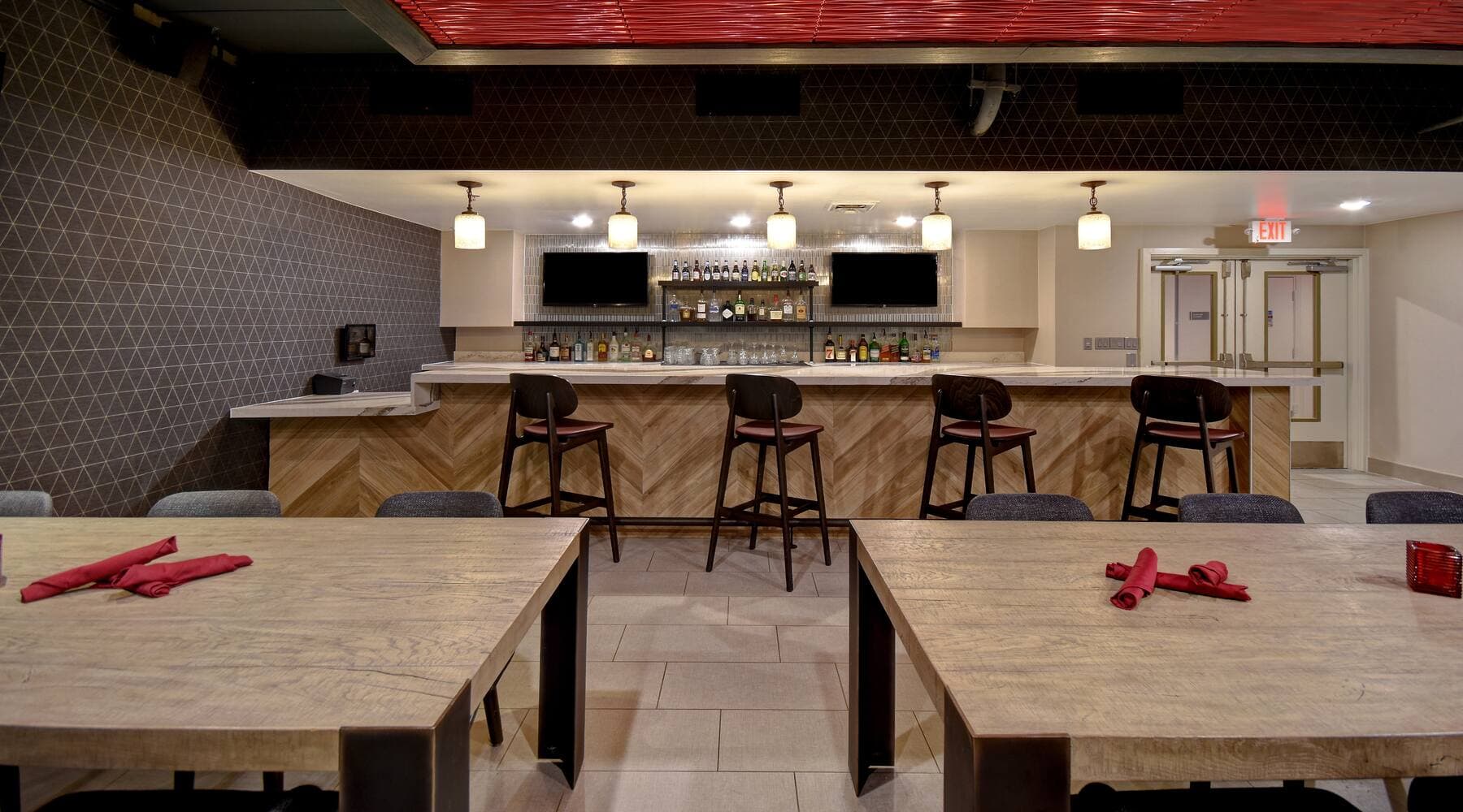 DoubleTree by Hilton St. Louis Airport