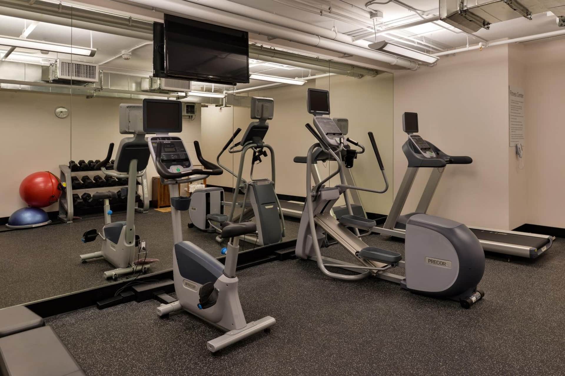 Holiday Inn Express & Suites San Diego - Mission Valley, an IHG Hotel